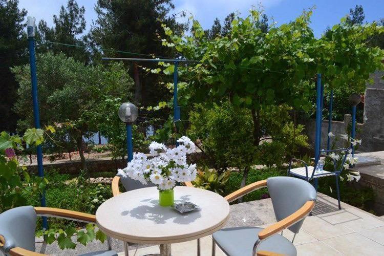 Life On Green Himare Bagian luar foto
